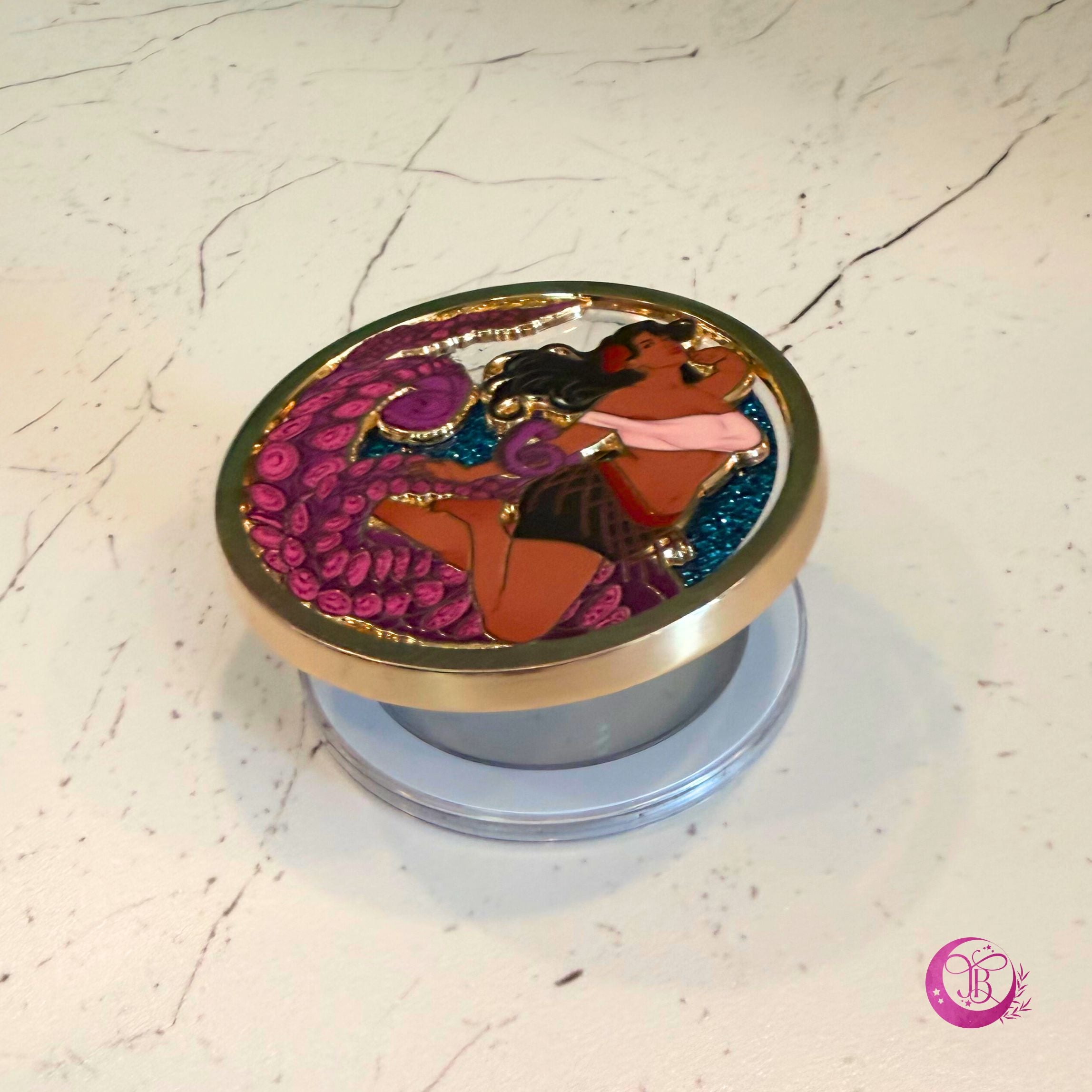 eReader Grip: Abduction Candidate Pinup Girl