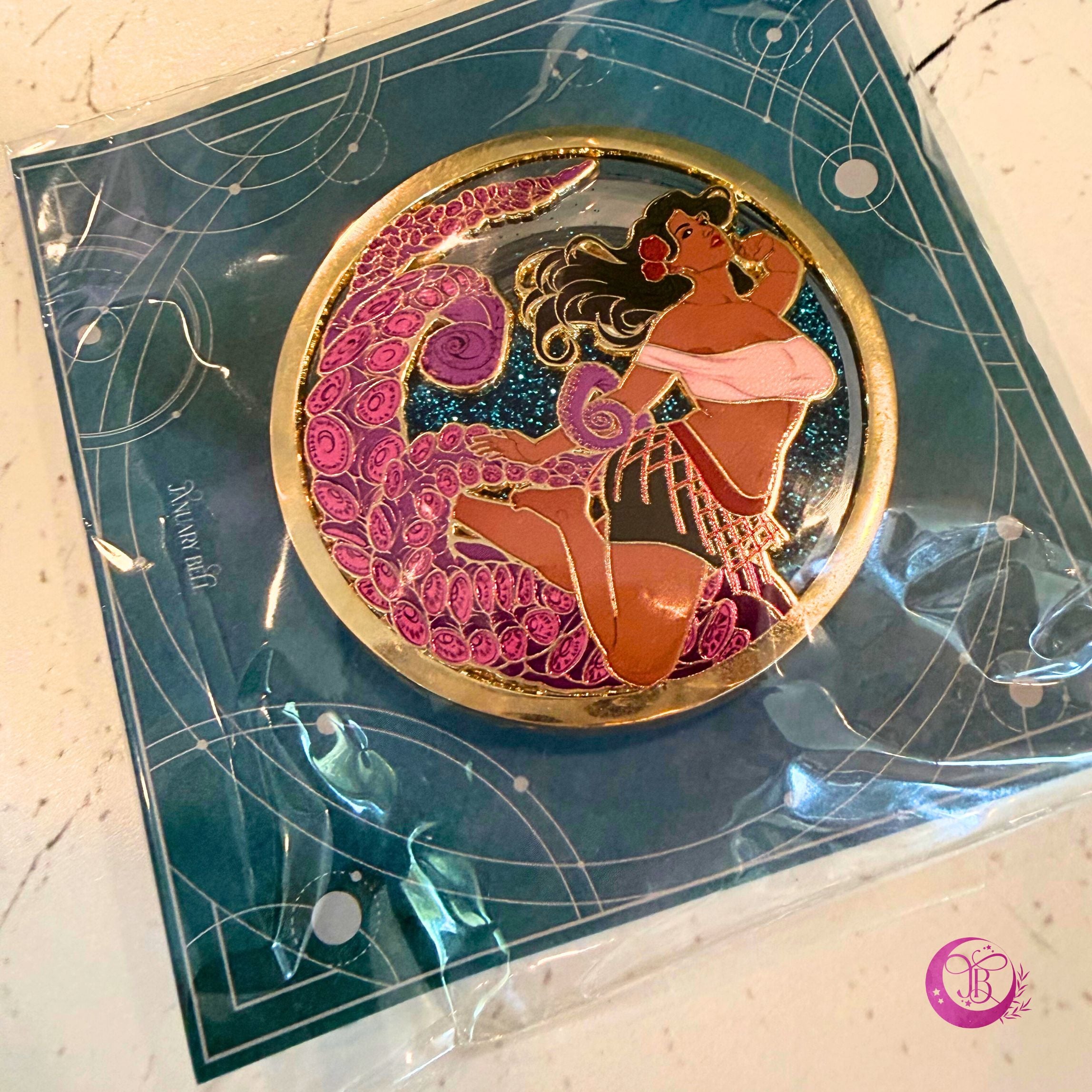 eReader Grip: Abduction Candidate Pinup Girl